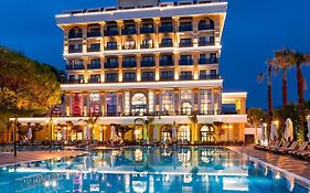 Serenity Queen Hotel